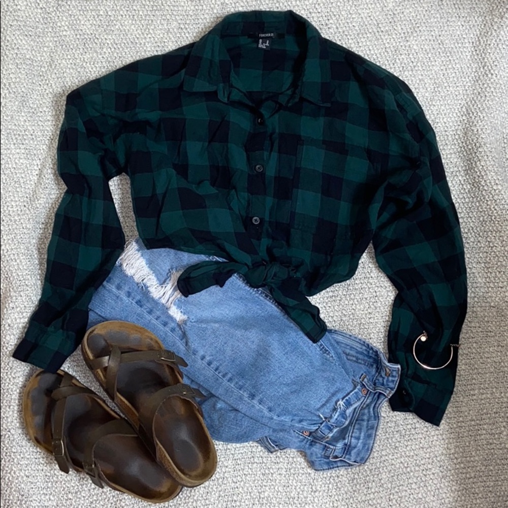 Forever 21 Cropped Flannel Top Size Medium EUC